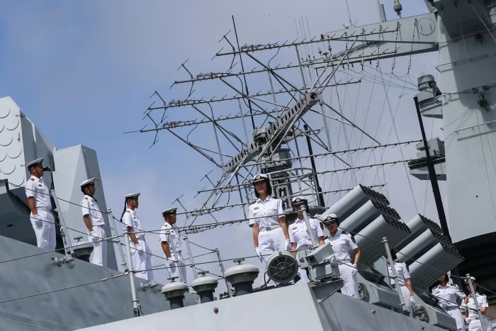 تجهیز نیروی دریایی چین